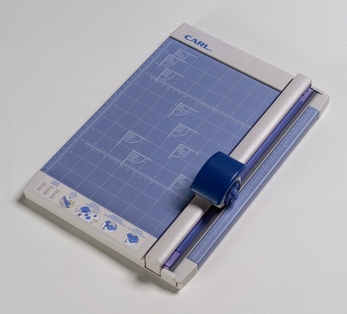 Carl RT-200 A4 滾輪式鎅紙機